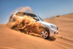desert-safari-land-cruiser